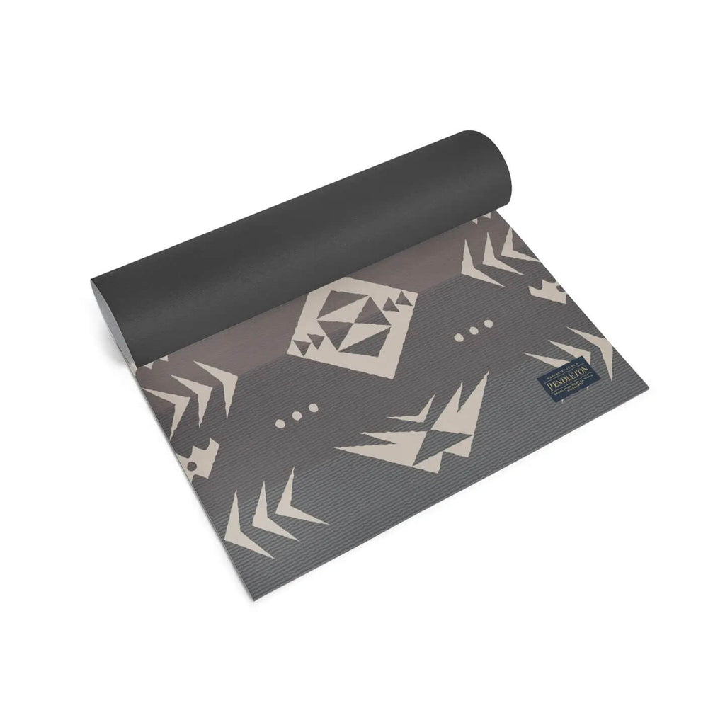 Pendleton x Yune Yoga Mat in Agate Beach Design Detail