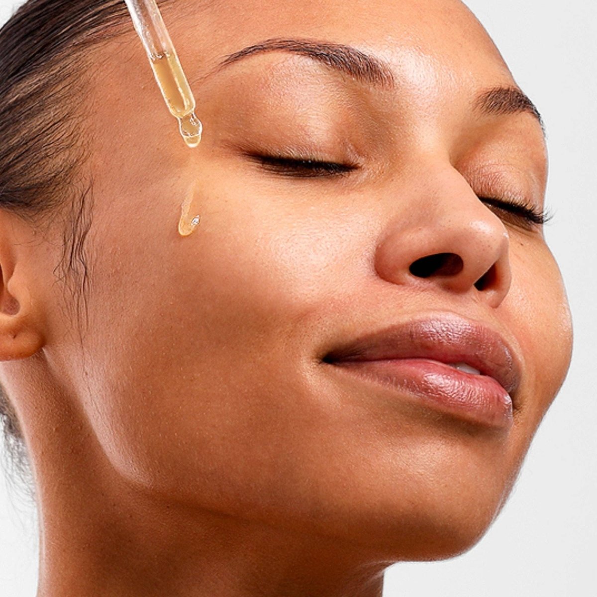 Fitglow Beauty - Clear + Bright Mandelic Serum Drops Face Serum by Fitglow Beauty