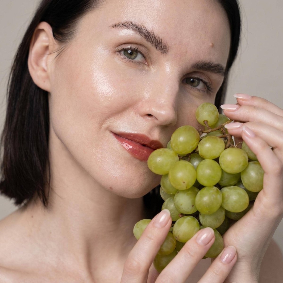 Lip Serum by Fitglow Beauty - anti-aging lip care - Elle and Willow