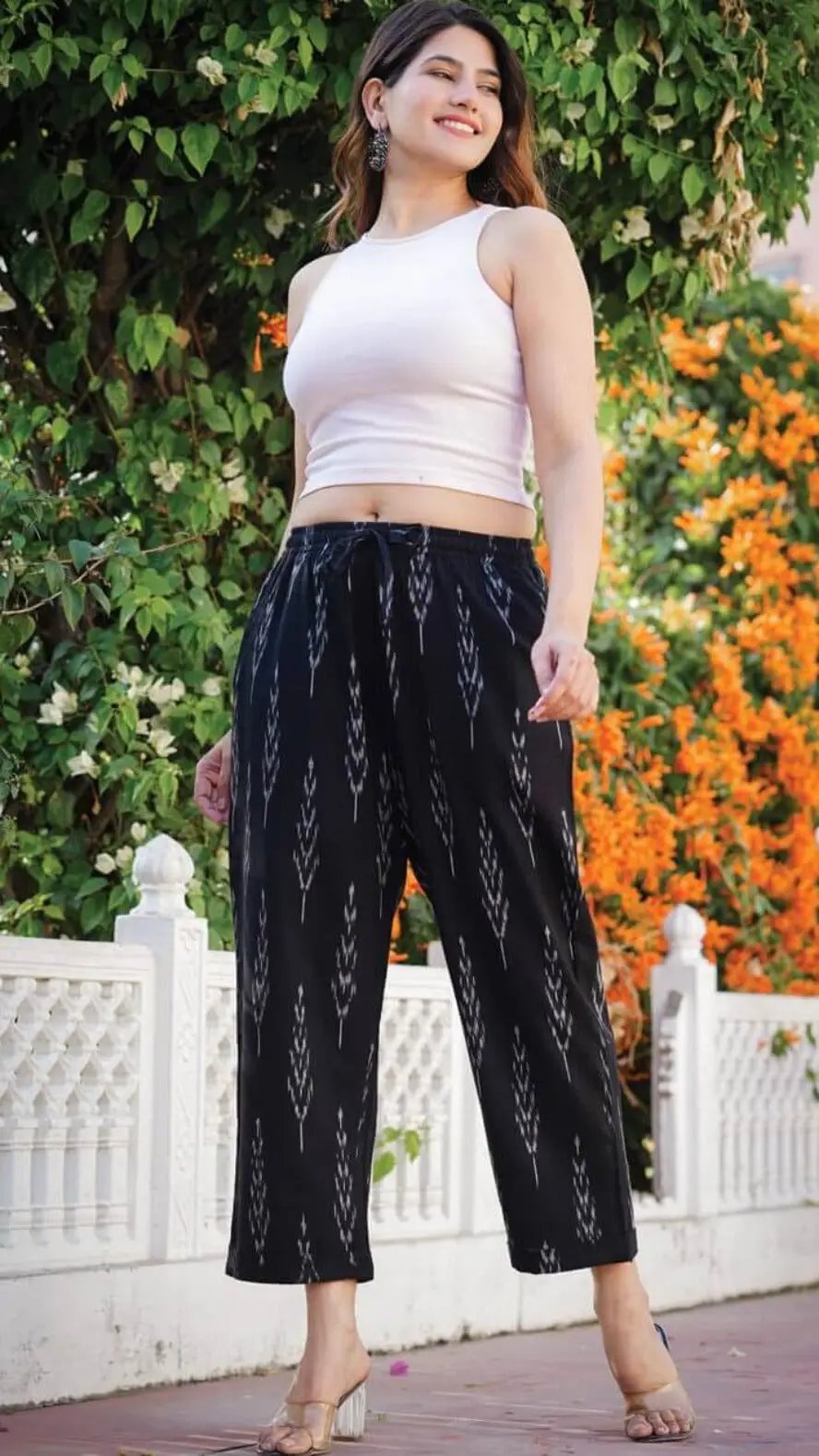 Cropped Ankle Pants with Pockets in Black and White Ikat