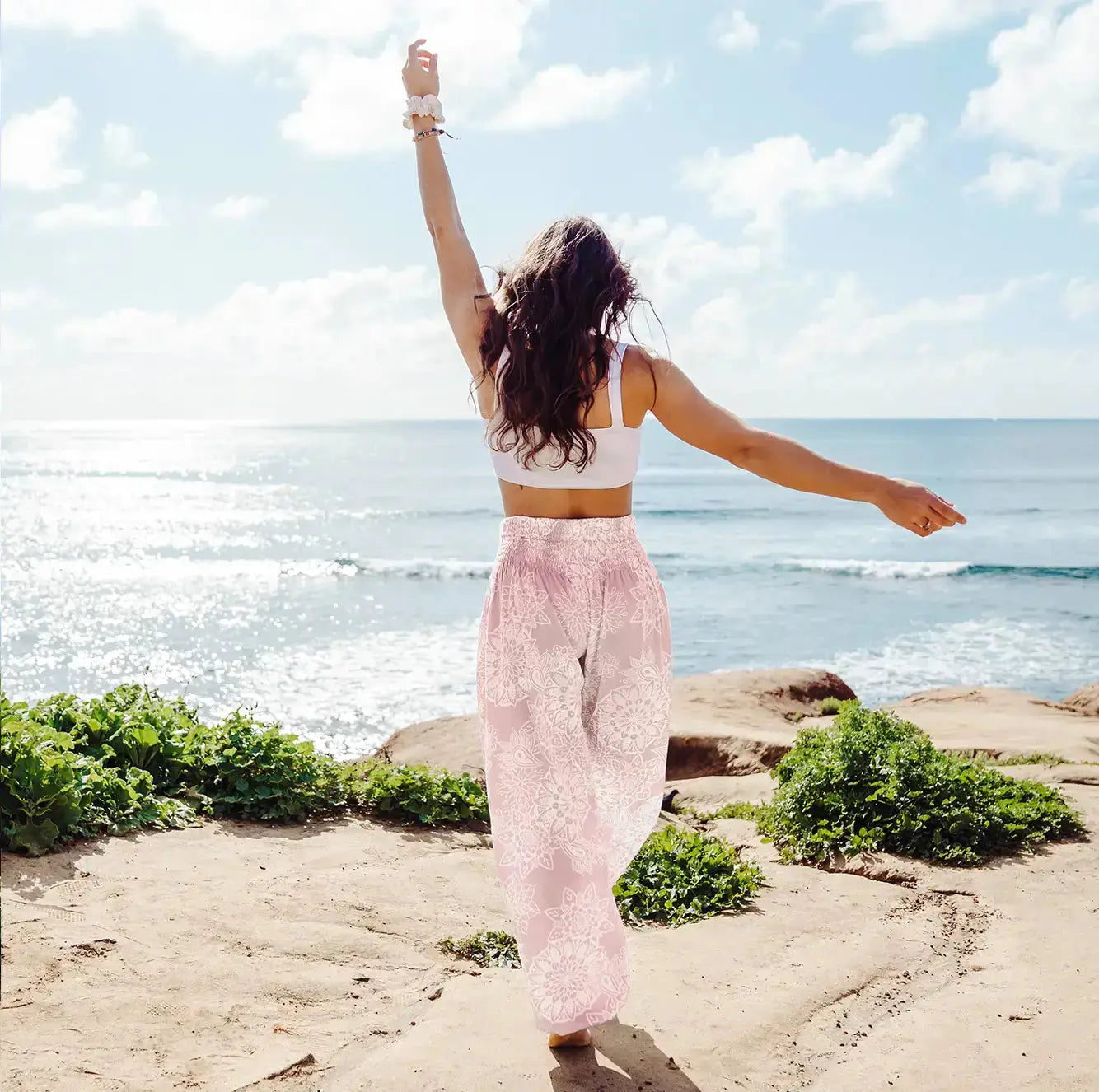 lotus-and-luna-lounge-pants-saint-martinlotus-and-luna-lounge-pants-saint-martin-mauve-mandala-print-back-view